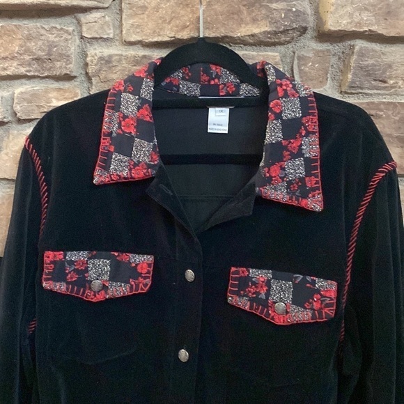 Stonebridge black velvet black coat with red stitching and flower design. 1X - Picture 2 of 12